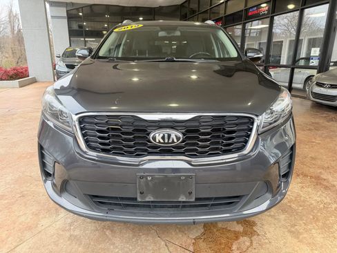 Used 2019 Kia Sorento LX Sport Utility 4D w/ LX Convenience Package image 2