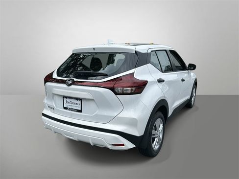 New 2025 Nissan Kicks Play S image 14