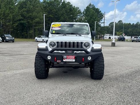 Used 2024 Jeep Wrangler Unlimited Sahara w/ Technology Group AWD/4WD image 8