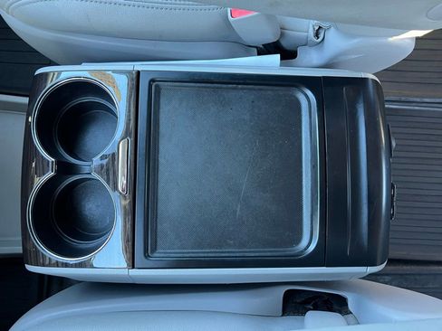 Used 2018 Toyota Sienna XLE image 31