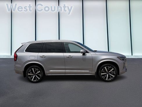 New 2026 Volvo XC90 B5 Core AWD/4WD image 2