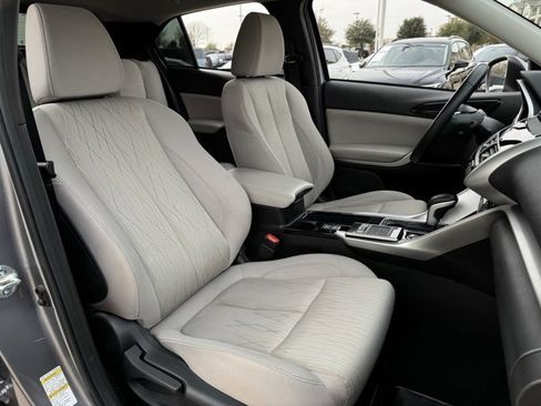 Used 2018 Mitsubishi Eclipse Cross SE image 32