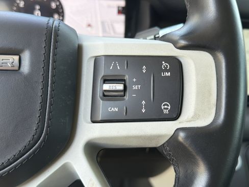 Used 2020 Land Rover Defender 110 HSE AWD/4WD image 21