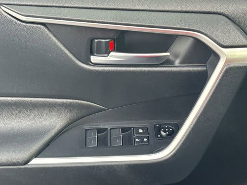 Used 2024 Toyota RAV4 SE w/ Convenience Package image 36