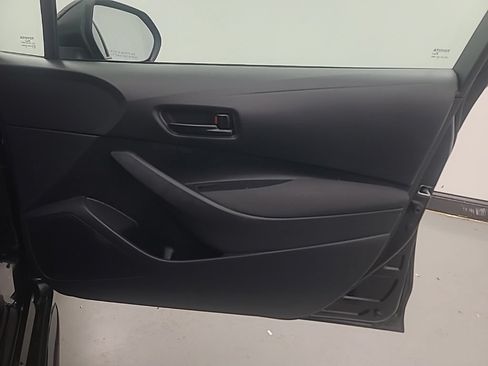 Used 2025 Toyota Corolla LE FWD image 13