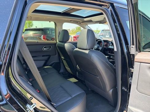Used 2023 Nissan Rogue Platinum w/ Platinum Premium Package AWD/4WD image 19
