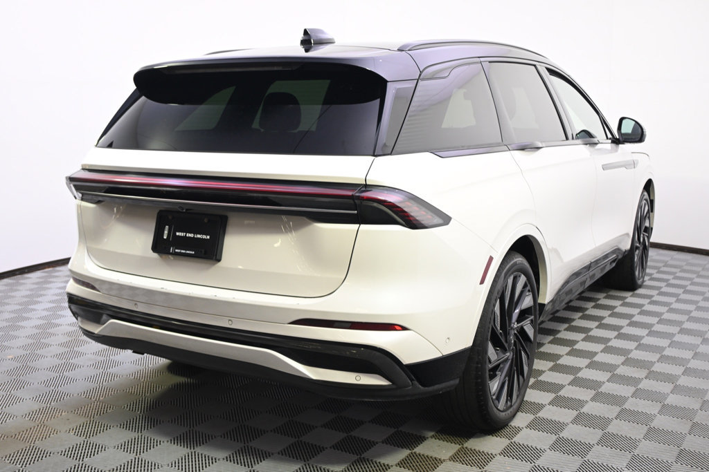 Used 2024 Lincoln Nautilus Reserve w/ Equipment Group 202A AWD/4WD image 6