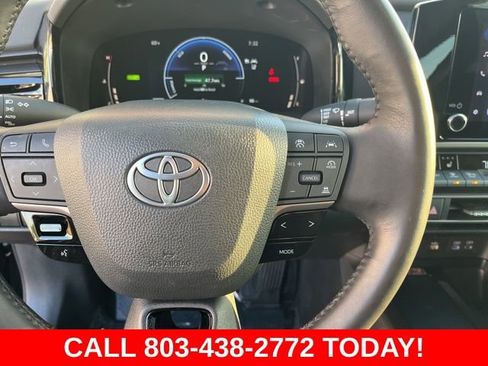 Used 2025 Toyota Camry LE w/ Convenience Package image 18
