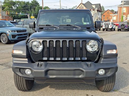 Used 2023 Jeep Wrangler Unlimited Sport AWD/4WD image 2