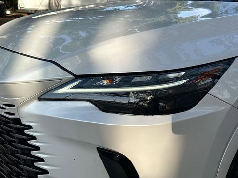 Used 2024 Lexus RX 350 350 w/ Technology Package image 9