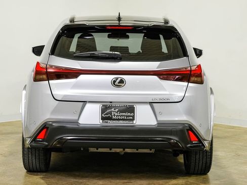 Used 2025 Lexus UX 300h FWD image 9