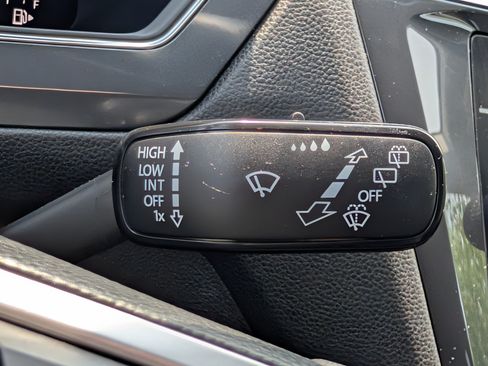 Certified 2022 Volkswagen Tiguan SE AWD/4WD image 31