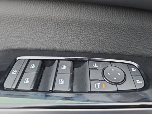 New 2026 Nissan Pathfinder SL image 30