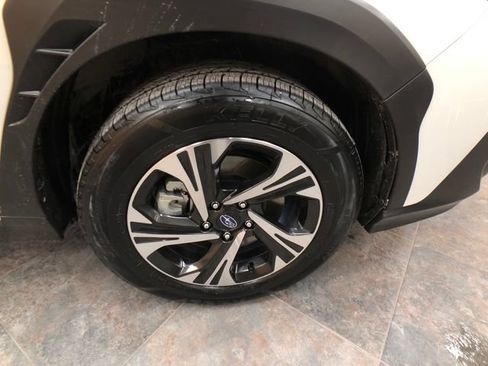 Used 2024 Subaru Crosstrek 2.0i Premium image 9