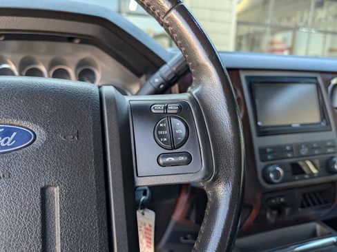 Used 2012 Ford F350 Lariat image 15