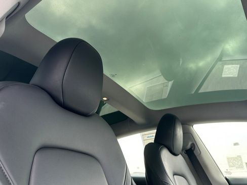 Used 2023 Tesla Model 3 Standard Range image 19