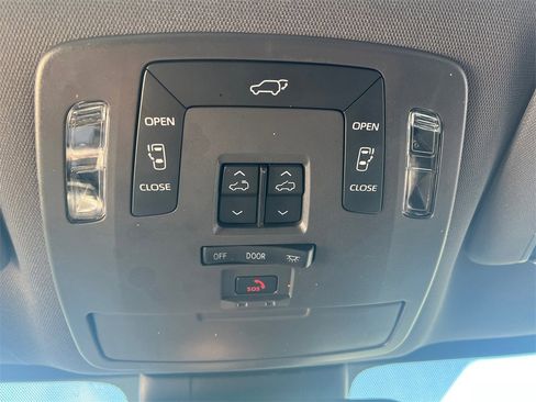 Used 2024 Toyota Sienna XSE image 26
