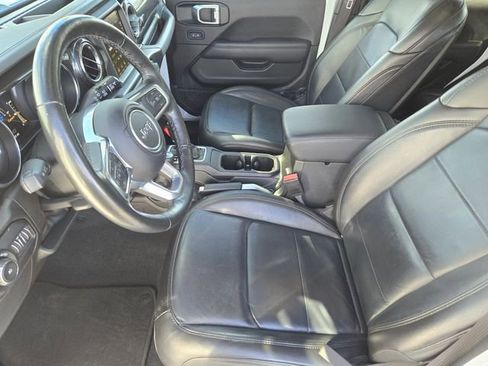 Used 2022 Jeep Wrangler Unlimited Sahara image 13