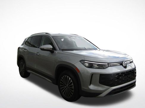 New 2026 Volkswagen Tiguan S AWD/4WD image 4