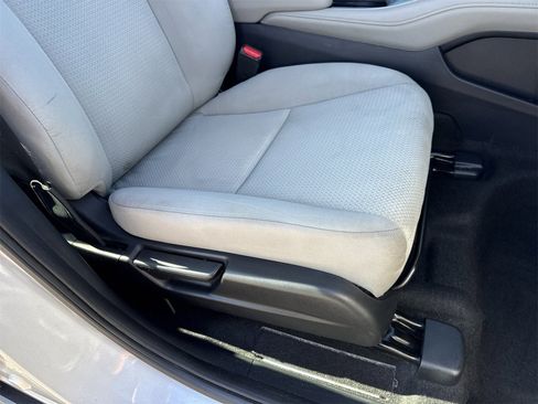 Used 2021 Honda HR-V LX image 25