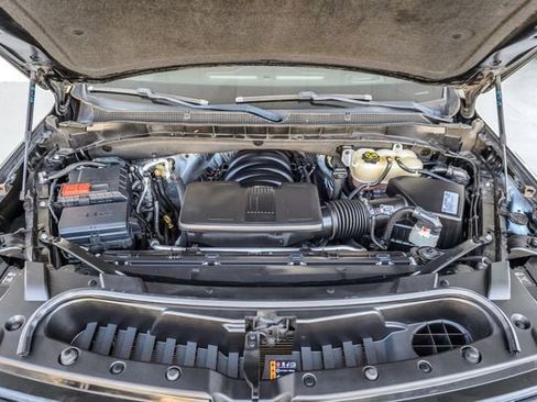 Used 2021 Chevrolet Suburban LT image 16