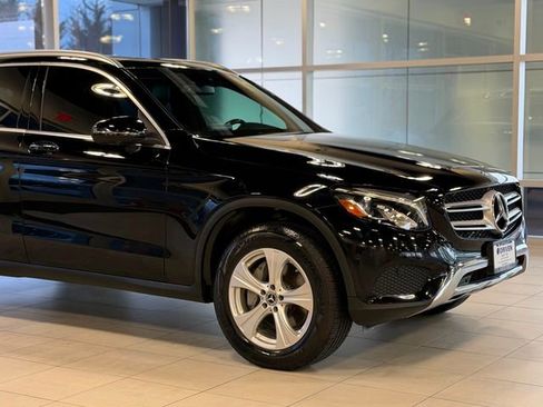 Used 2018 Mercedes-Benz GLC 300 4MATIC image 5