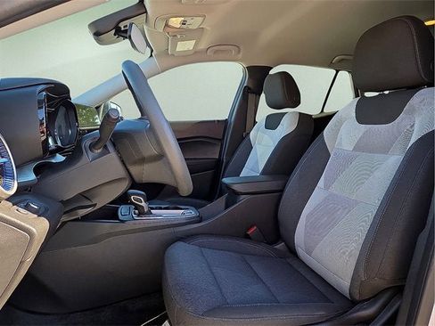 Certified 2025 Chevrolet Trax LS image 16