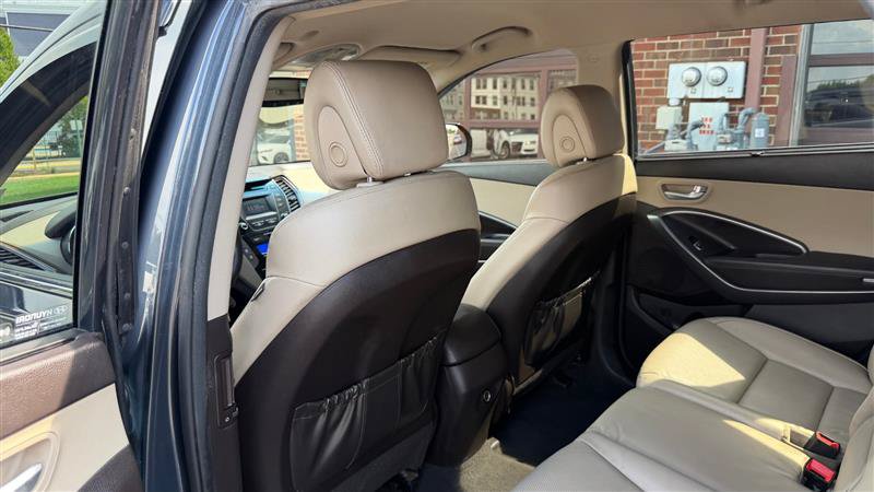 Used 2016 Hyundai Santa Fe SE w/ Option Group 02 AWD/4WD image 18