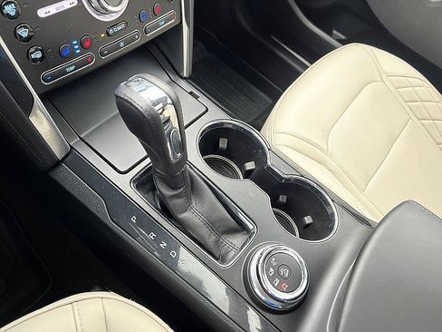 Used 2018 Ford Explorer Platinum AWD/4WD image 17