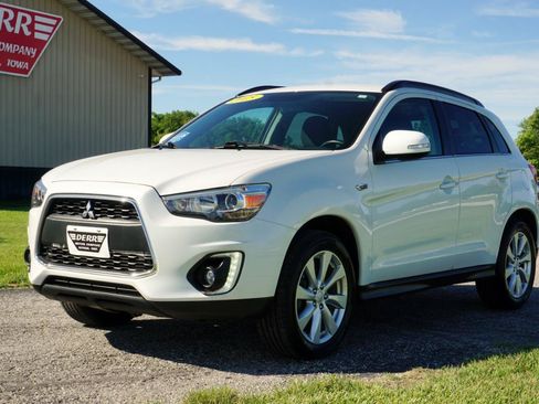 Used 2015 Mitsubishi Outlander Sport GT FWD image 2