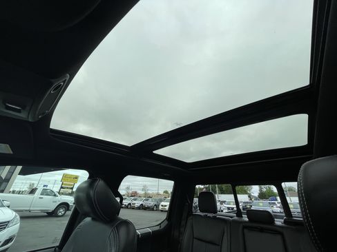 Used 2020 Ford F150 Lariat w/ Equipment Group 502A Luxury AWD/4WD image 29