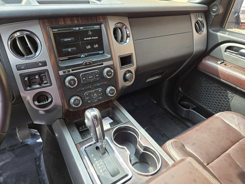 Used 2015 Ford Expedition Platinum image 15