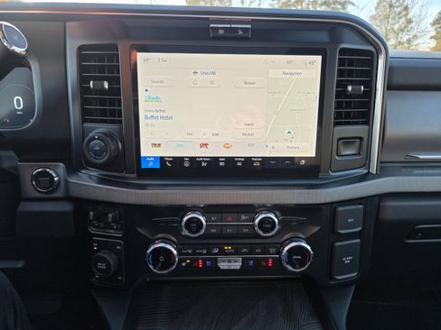 Used 2025 Ford F250 Platinum image 11