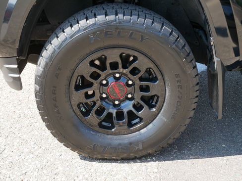 Used 2019 Toyota Tacoma SR5 AWD/4WD image 15