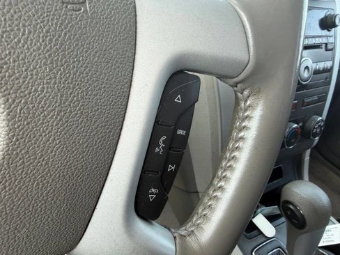 Used 2012 Chevrolet Traverse LS FWD image 20