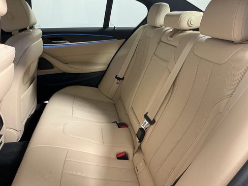 Certified 2023 BMW 530e xDrive w/ Premium Package image 30