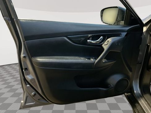 Used 2018 Nissan Rogue SL AWD/4WD image 24