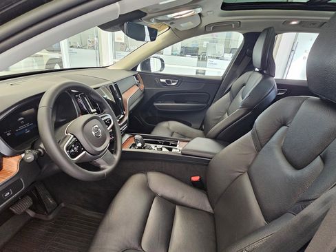 Certified 2023 Volvo XC60 B5 Plus image 19