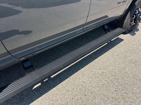 New 2026 RAM 3500 Laramie AWD/4WD image 17