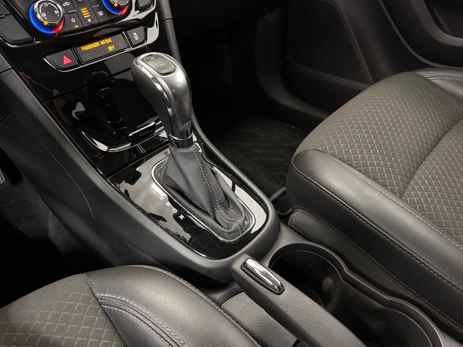 Used 2019 Buick Encore Sport Touring FWD image 21