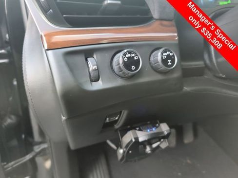Used 2019 Cadillac Escalade Premium Luxury image 16