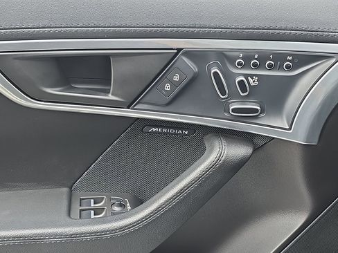 Used 2021 Jaguar F-TYPE Convertible RWD image 28