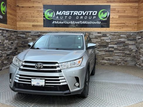 Used 2018 Toyota Highlander XLE AWD/4WD image 8