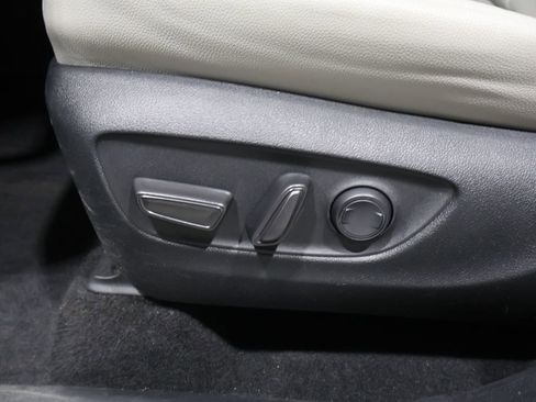 Certified 2024 Toyota Grand Highlander XLE image 11