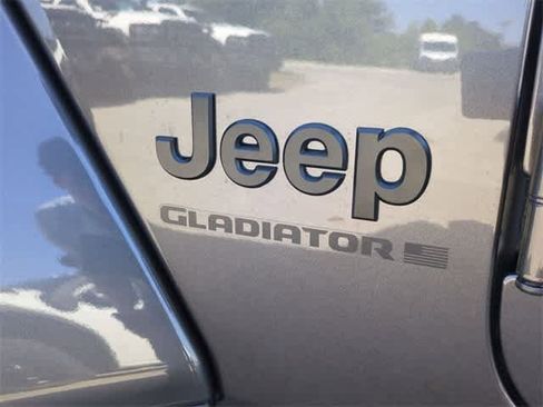 New 2025 Jeep Gladiator Sport image 12