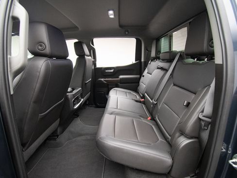 Used 2019 GMC Sierra 1500 SLT w/ SLT Premium Plus Package AWD/4WD image 16