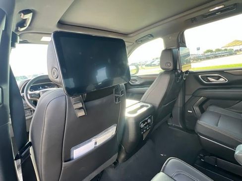 Used 2024 Chevrolet Tahoe High Country AWD/4WD image 10