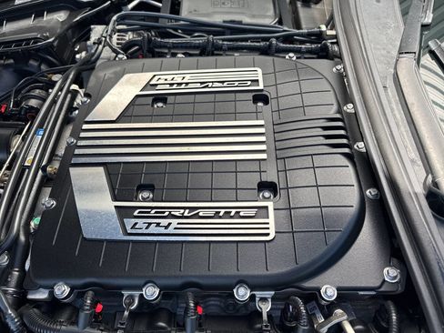 Used 2016 Chevrolet Corvette Z06 w/ 3LZ Preferred Equipment Group image 32