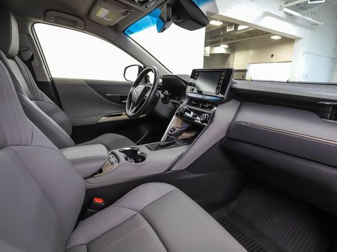 Used 2021 Toyota Venza XLE w/ Softex Package AWD/4WD image 28