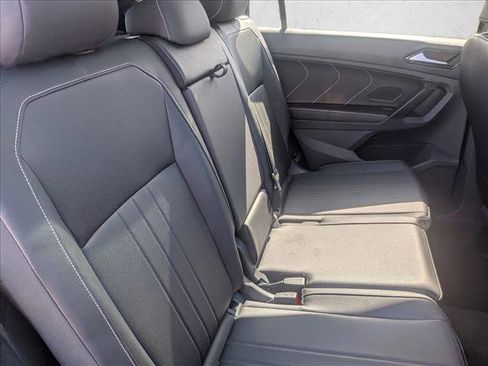 Used 2023 Volkswagen Tiguan SE R-Line FWD image 21